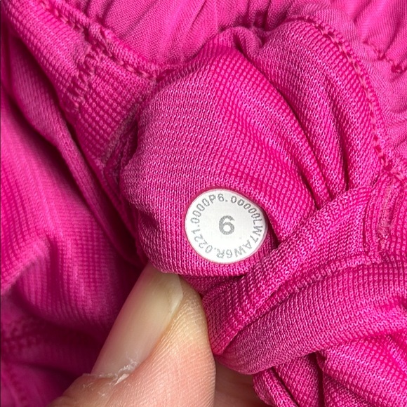 Lululemon Pink Hotty Hot Shorts Waist Size 6 - Picture 7 of 11